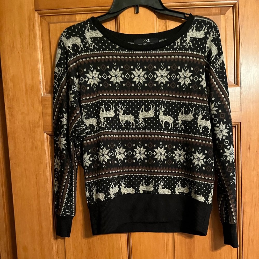 Size M Forever 21 Christmas sweater